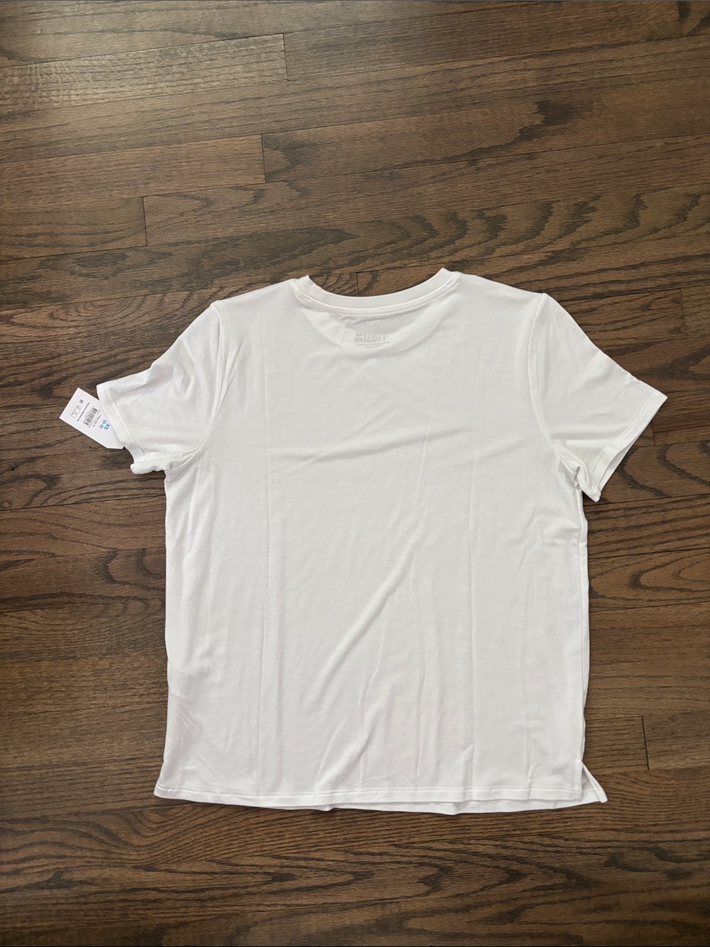 Time and Tru White Short-Sleeve Crewneck Tee - Picture 8 of 8